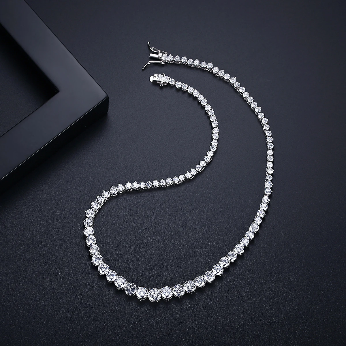 Luksusowy projektant 7MM Iced  – Crystal Choker Necklace recenzja i cena