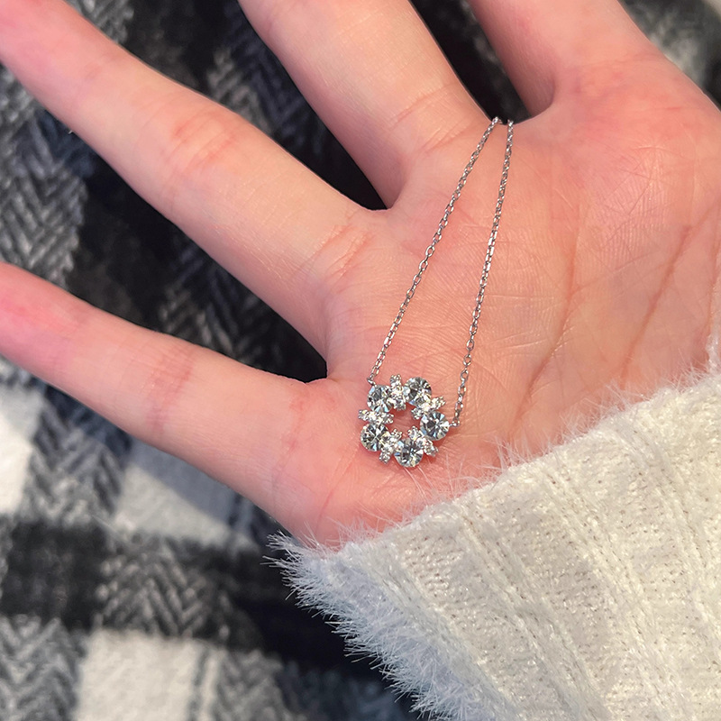 Naszyjnik damski z zawieszką w – Crystal Choker Necklace recenzja i cena