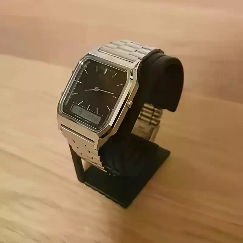 Aksamitna podstawka na zegarki – Jewelry Or Watches recenzja i cena